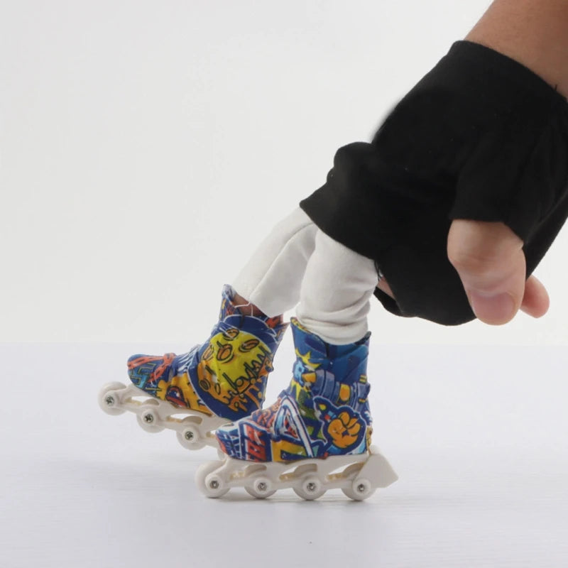 Mini Finger Skates – Cute Roller & Ice Skate Shoe Toy (1 Pair)