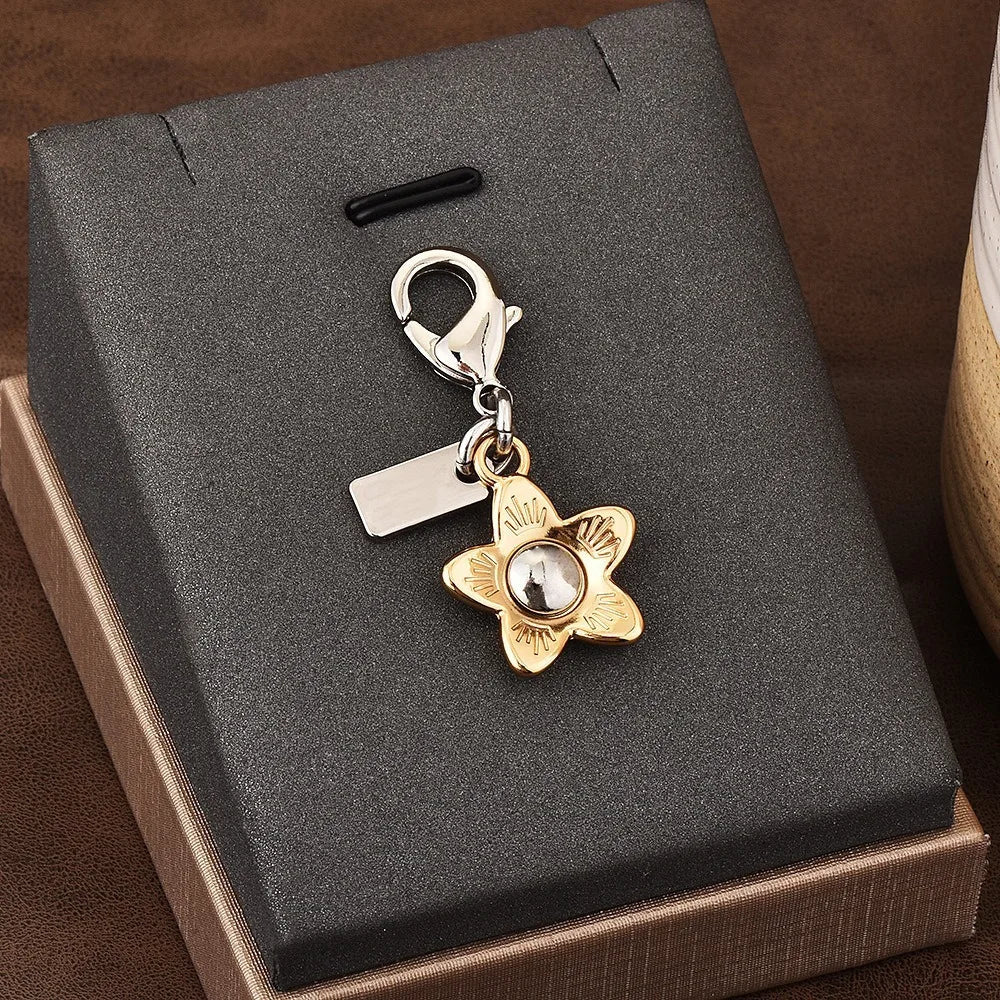 Heart-Shaped Keychain Bag Charm – Gold-Tone Pendant Accessory