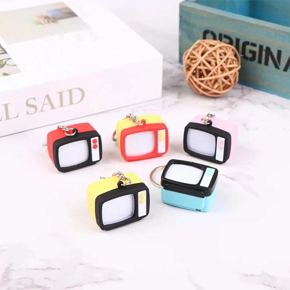 Retro TV Keychain – Mini Television Model with Light & Sound