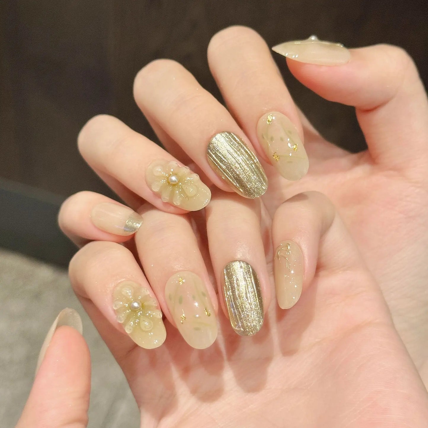 10pcs Handmade Press on Nails Sweet Shiny Cat Eye Fake Nails with Flower Wearable Detachable Short Oval Head False Nail Tips Peaceful Pleasures Health and Wellness