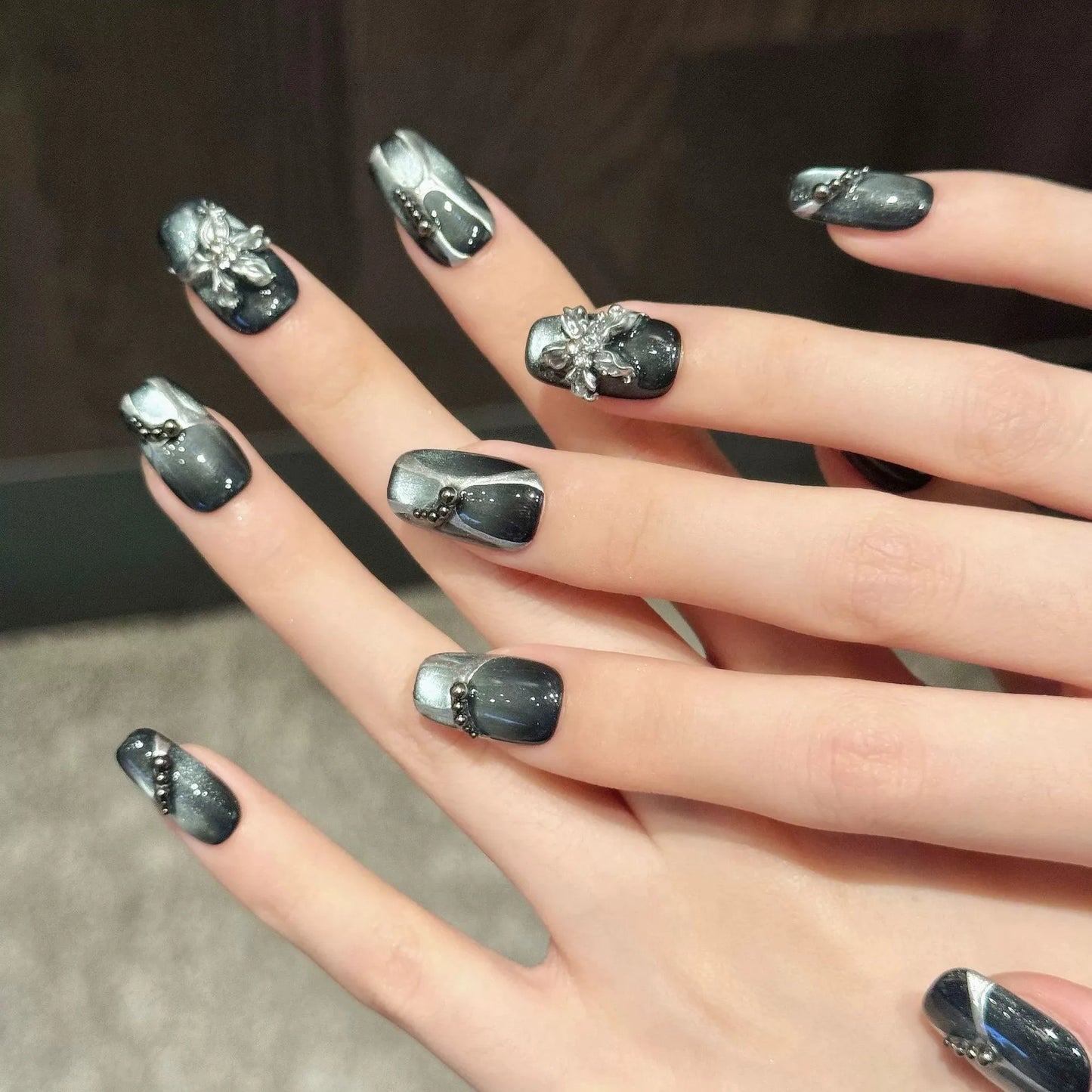 10pcs Handmade Cat's Eye Short Press on Nails Y2k Silver Flowers Decoration Fake Nails Wearable European Punk False Nails Ballet Peaceful Pleasures Health and Wellness S