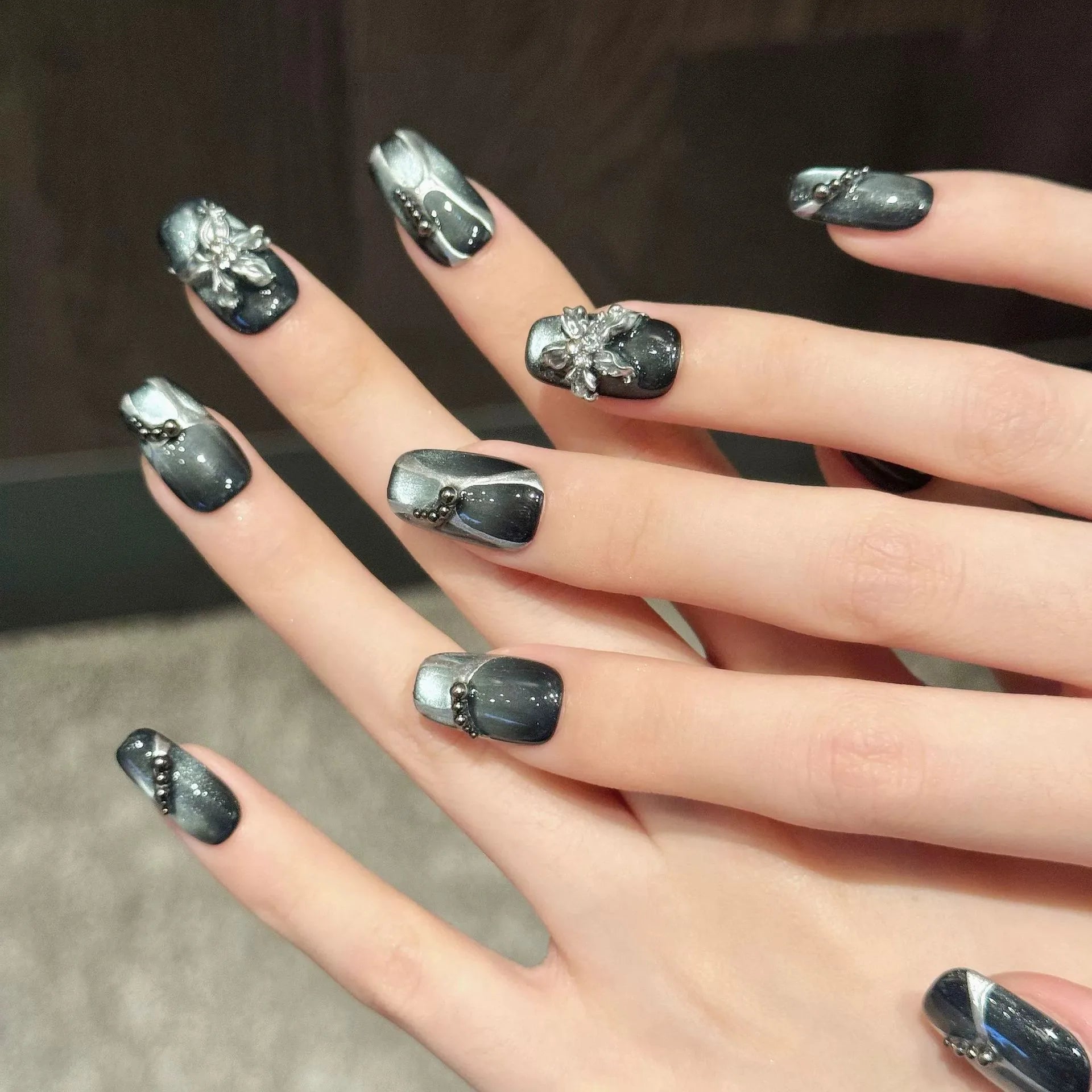 10pcs Handmade Cat's Eye Short Press on Nails Y2k Silver Flowers Decoration Fake Nails Wearable European Punk False Nails Ballet Peaceful Pleasures Health and Wellness S