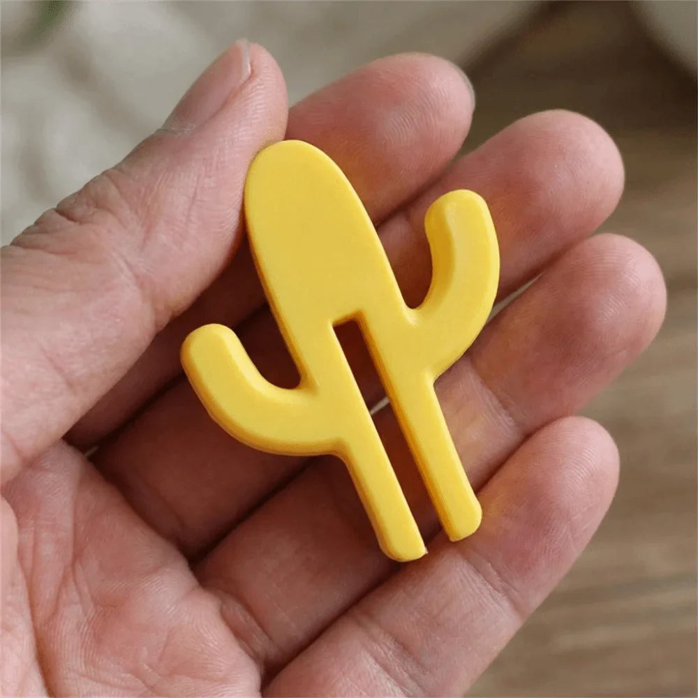 5-Pack Cactus Door Clip Hooks | No-Drill Space-Saving Plastic