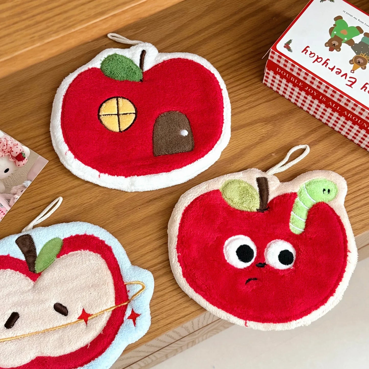 Apple Hand Towel Quick-drying and Water-absorbing Hanging Cute Coral Velvet Towel Thickened Kitchen Bathroom Small Square Towel Peaceful Pleasures Health and Wellness