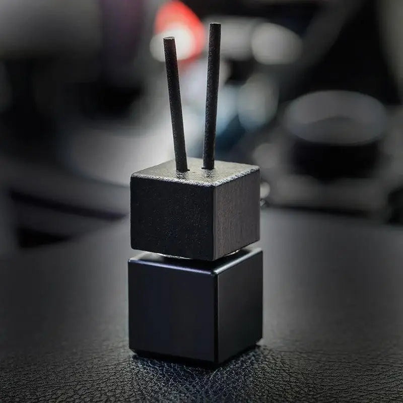 Gradient Black Decorative Square Car Hanging Glass Bottle Air Freshener Empty Bottle Aromatherapy Ornament Pendant Diffuser Peaceful Pleasures Health and Wellness A3