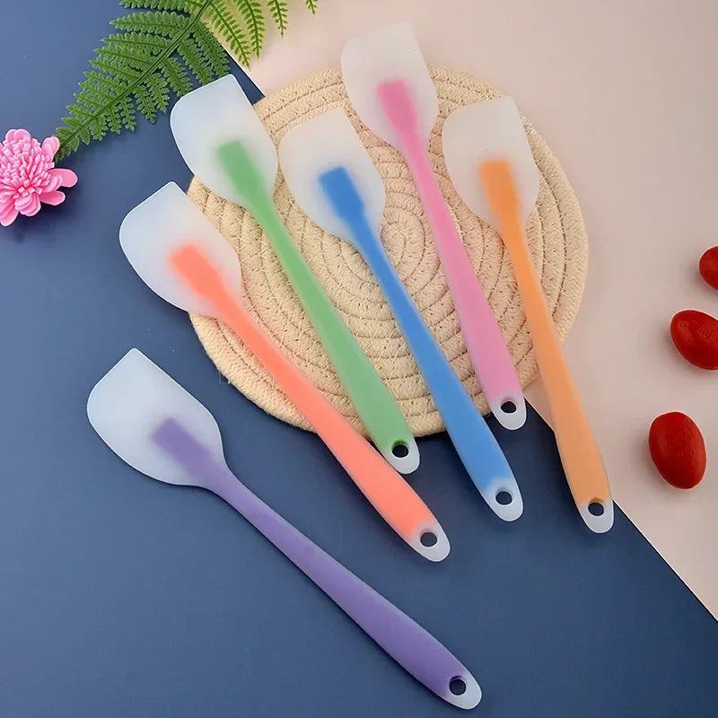 Silicone Spatula & Cake Scraper | High-Heat Pastry Tools