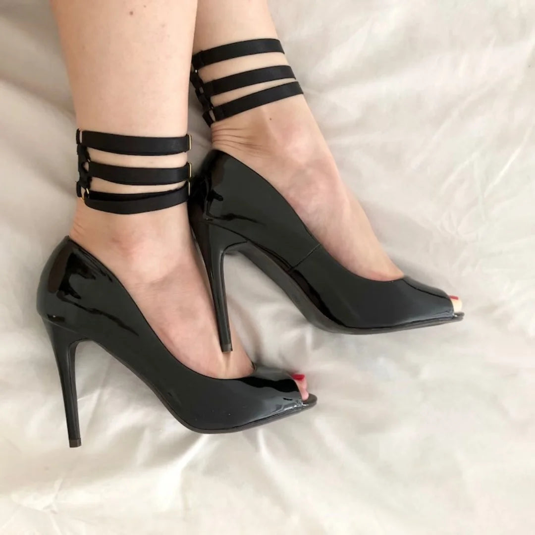 UYEE 1 Pair Black O-ring Punk Ankle Belt Elasticity Feather Anklet