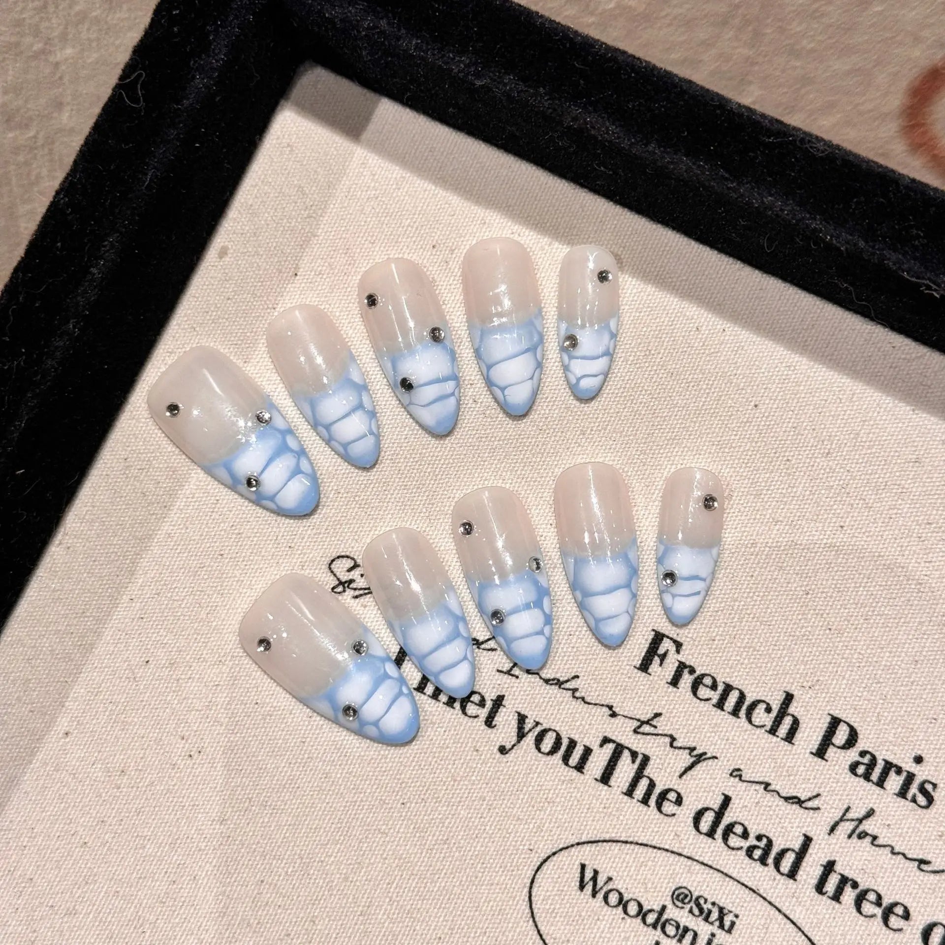 Handmade Press on Nails Crocodile Pattern Spice Girls Fake Nails for Women Girl Wearable Sweet Cool Short Almond False Nail Tips Peaceful Pleasures Health and Wellness L
