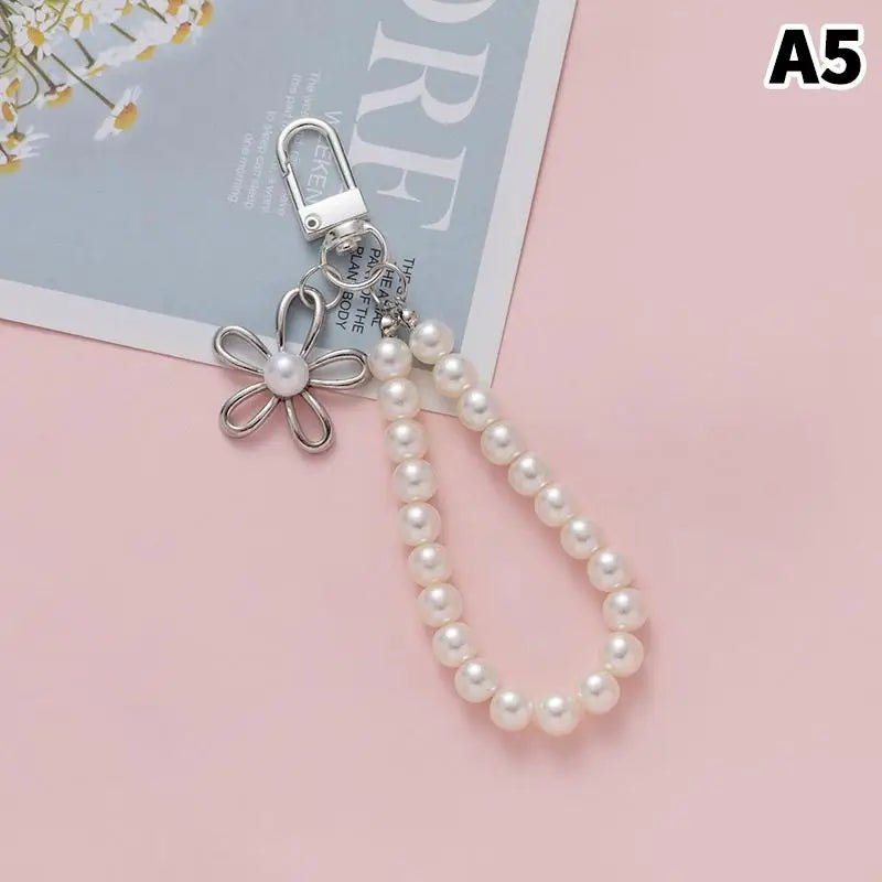 Pearl Flower Keychain Charm – Beaded Bag & Phone Pendant