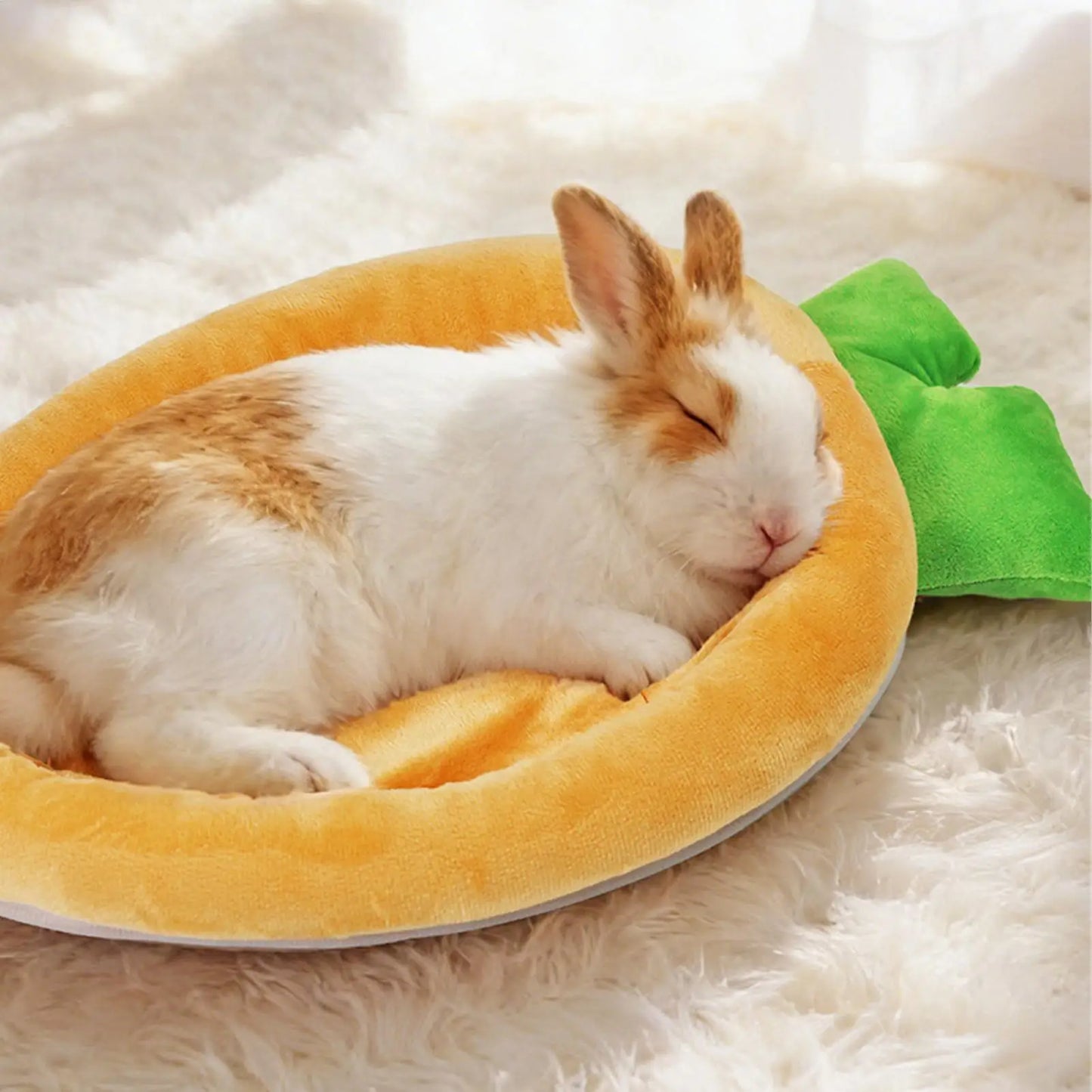 Carrot Shaped Pet Mat – Soft Flannel Bed for Rabbits & Hamsters