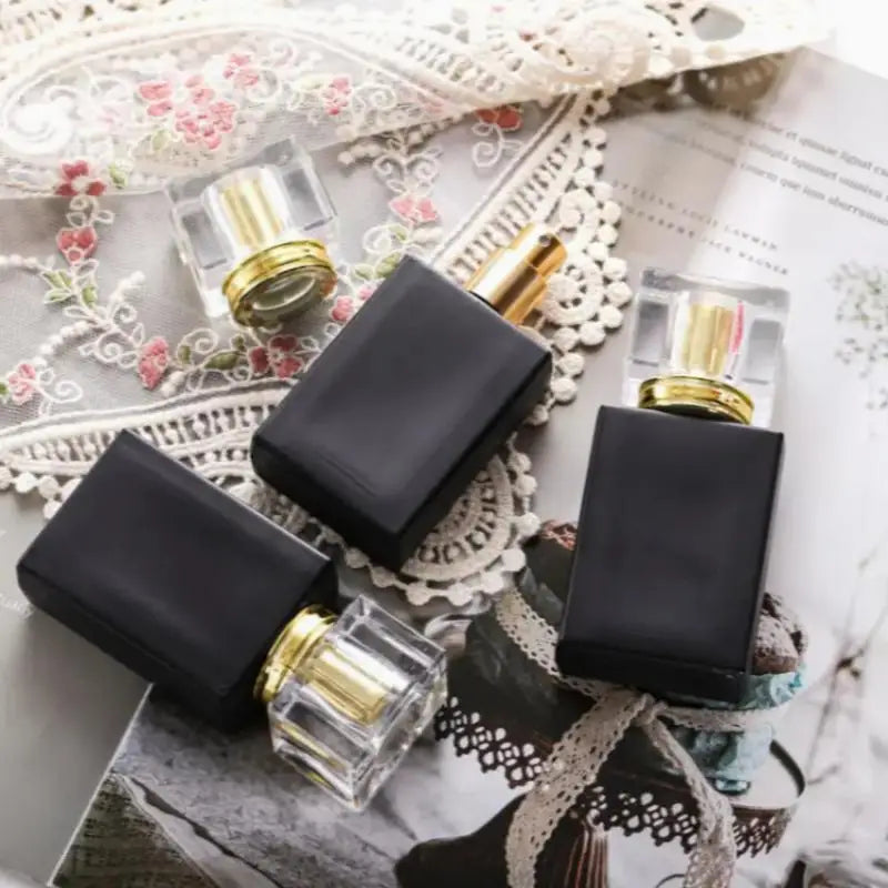 30/50ml Bright Black Perfume Bottle Glass Empty Bottle High-end Portable Spray Makeup Water Bottle Mist Peaceful Pleasures Health and Wellness