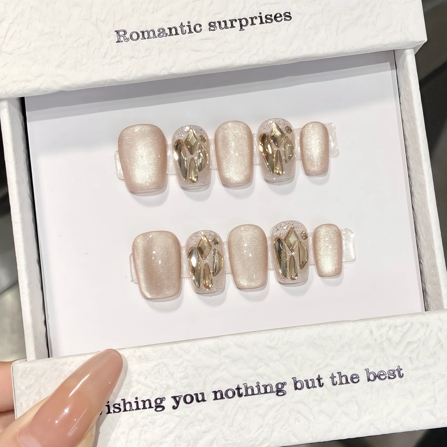 Handmade Short Press on Nails Sparkling Champagne Cat's Eye Fake Nail Tips Wearable Full Cover Fashion Crystal False Nails Peaceful Pleasures Health and Wellness M