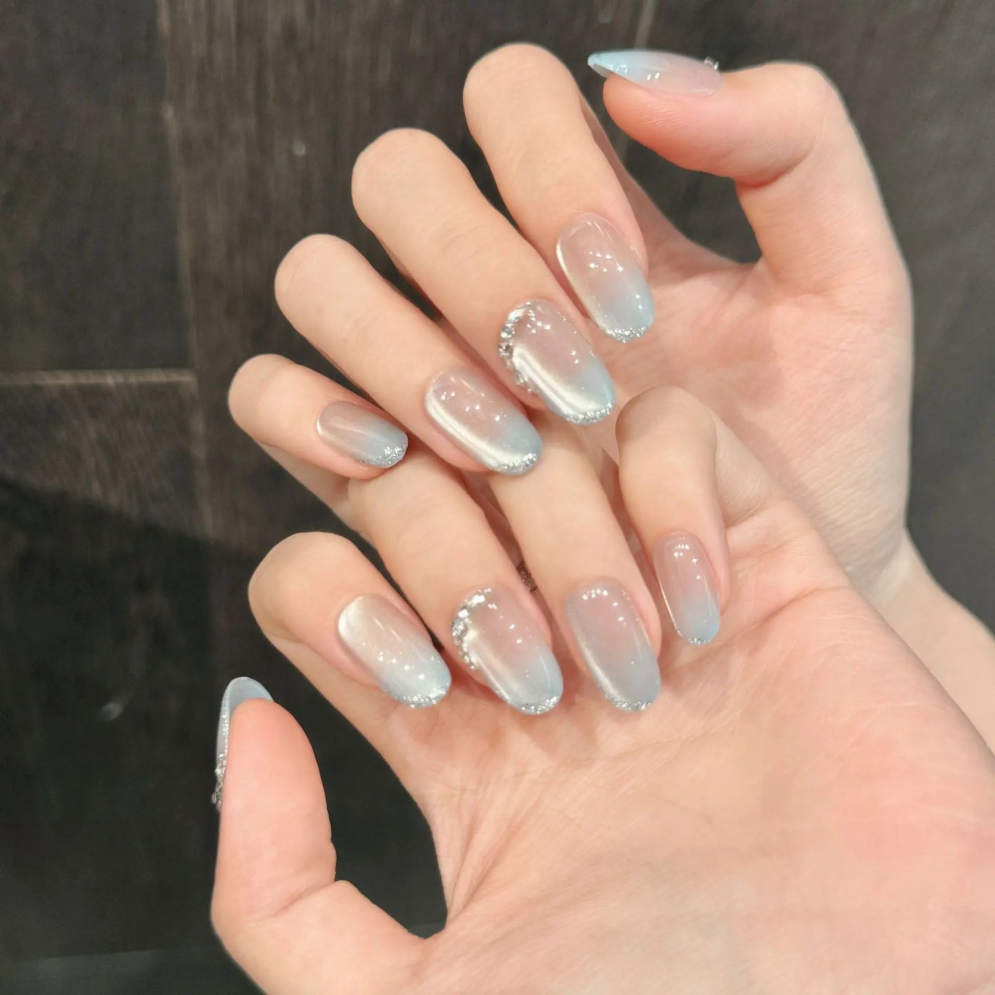Handmade Almond Press On Nails – Gradient Blue Cat Eye French