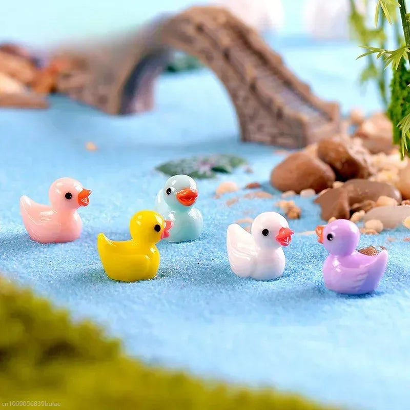1/3/5PCS Cute Mini Resin Yellow Duck Ornament Miniature Figures Tiny Duck Resin Handicraft Micro Landscape Dollhouse Decoration Peaceful Pleasures Health and Wellness