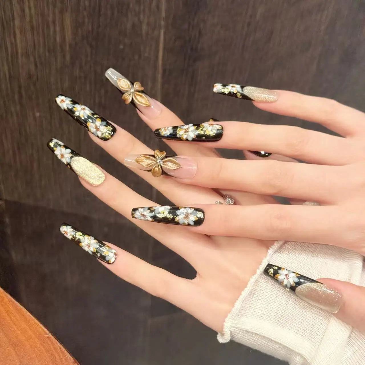 Autumn Press On Nails – Retro Golden Flower Cat's Eye Almond