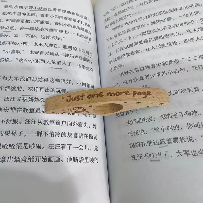 Wooden Thumb Bookmark – One-Handed Finger Page Holder Clip