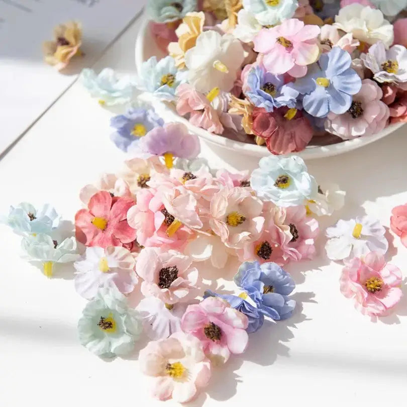 50/100 Pcs Artificial Silk Daisy Flowers – Wedding & Home Décor