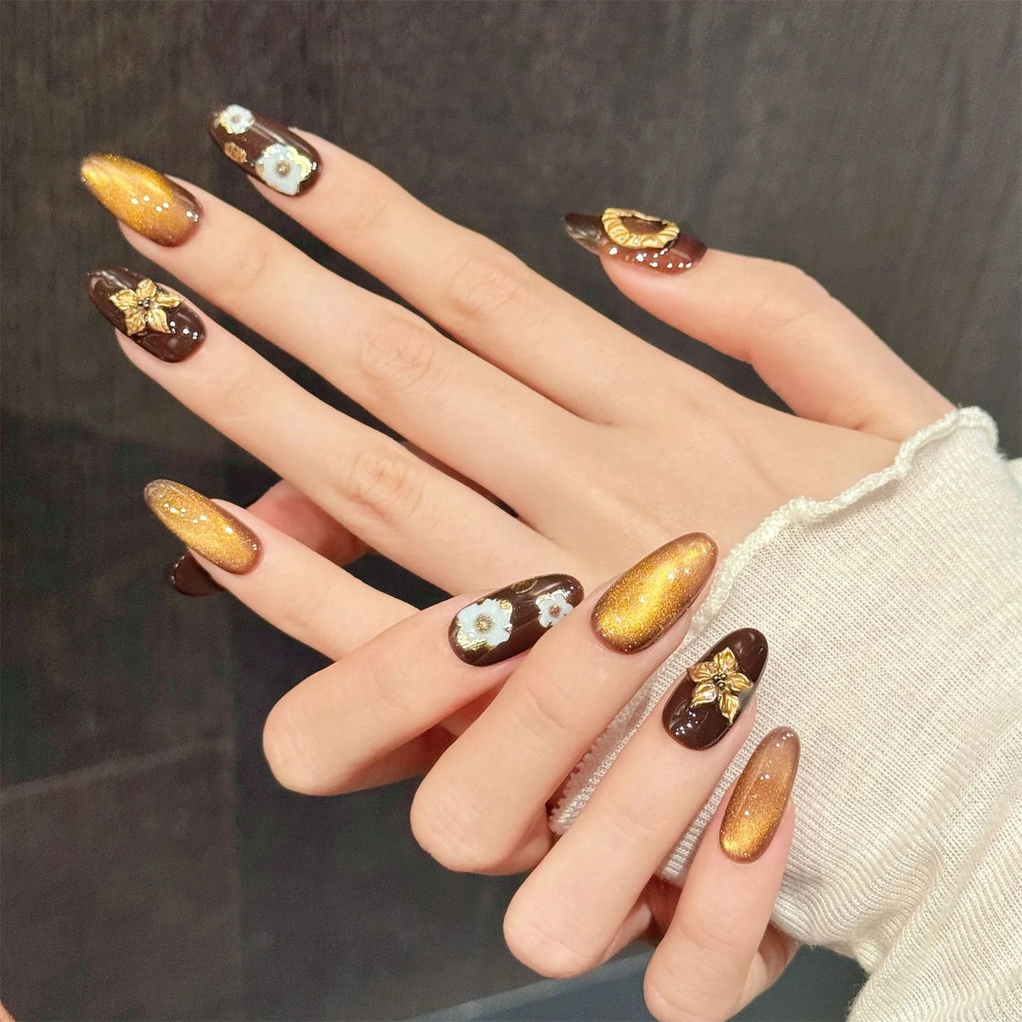 Handmade 3D Flowers Press on Nails Decor Velvet Cat's Eye Fake Nails for Women Girl Wearable Brown Gold Retro False Nails Short Peaceful Pleasures Health and Wellness XS
