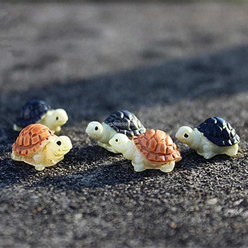 1pcs Super Mini Animals Fairy Garden Miniatures DIY Terrarium Figurines Micro Moss Landscape Decor Dollhouse Accessories 피규어 Peaceful Pleasures Health and Wellness