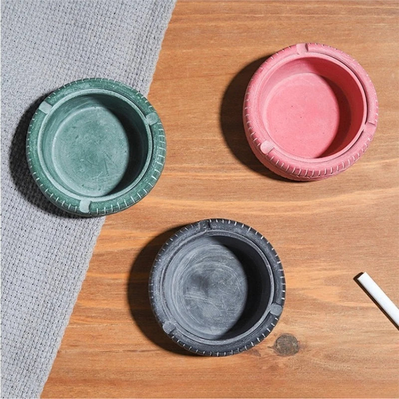 INS Retro Tire Shaped Smokeless Desktop Ashtray Personalized Trendy Creative Home Bar Ashtray for Stylish Smoking Convenience Peaceful Pleasures Health and Wellness