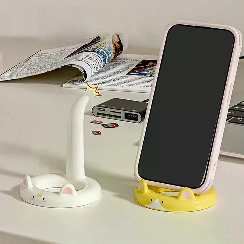 Cartoon Cat Phone Holder – Cute Desktop Stand & Desk Decor