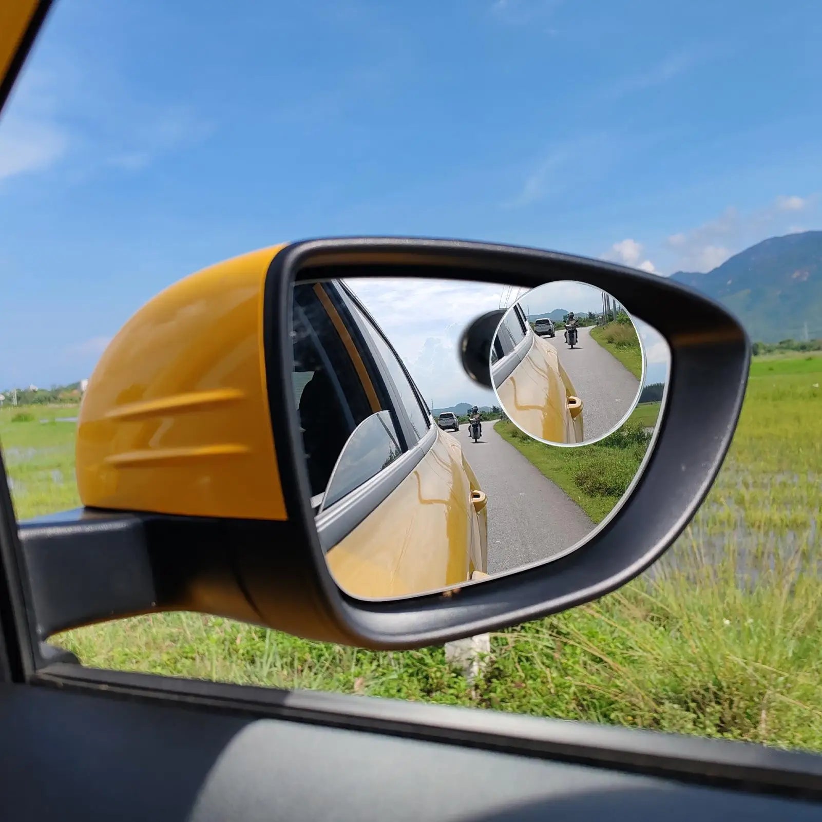 Hydrophobic Adjustable Blind Spot Mirror Wide Angle Safety Car Side Mirror for Truck SUV Auto, Parking Assistance Driving Safety Peaceful Pleasures Health and Wellness