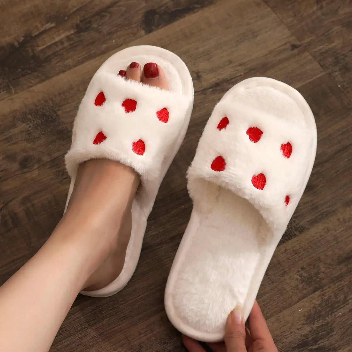 Women's Fluffy Open-Toe Heart Slippers | Cozy Indoor Slides