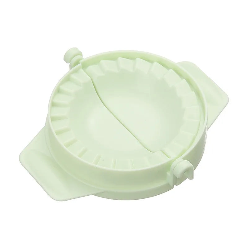 Kitchen Gadgets DIY Crescent shaped Dumpling Making Artifact Manual Make Dumpling Mold Plastic Kitchen Mini Cookie Maker Moulds Peaceful Pleasures Health and Wellness 1pc green