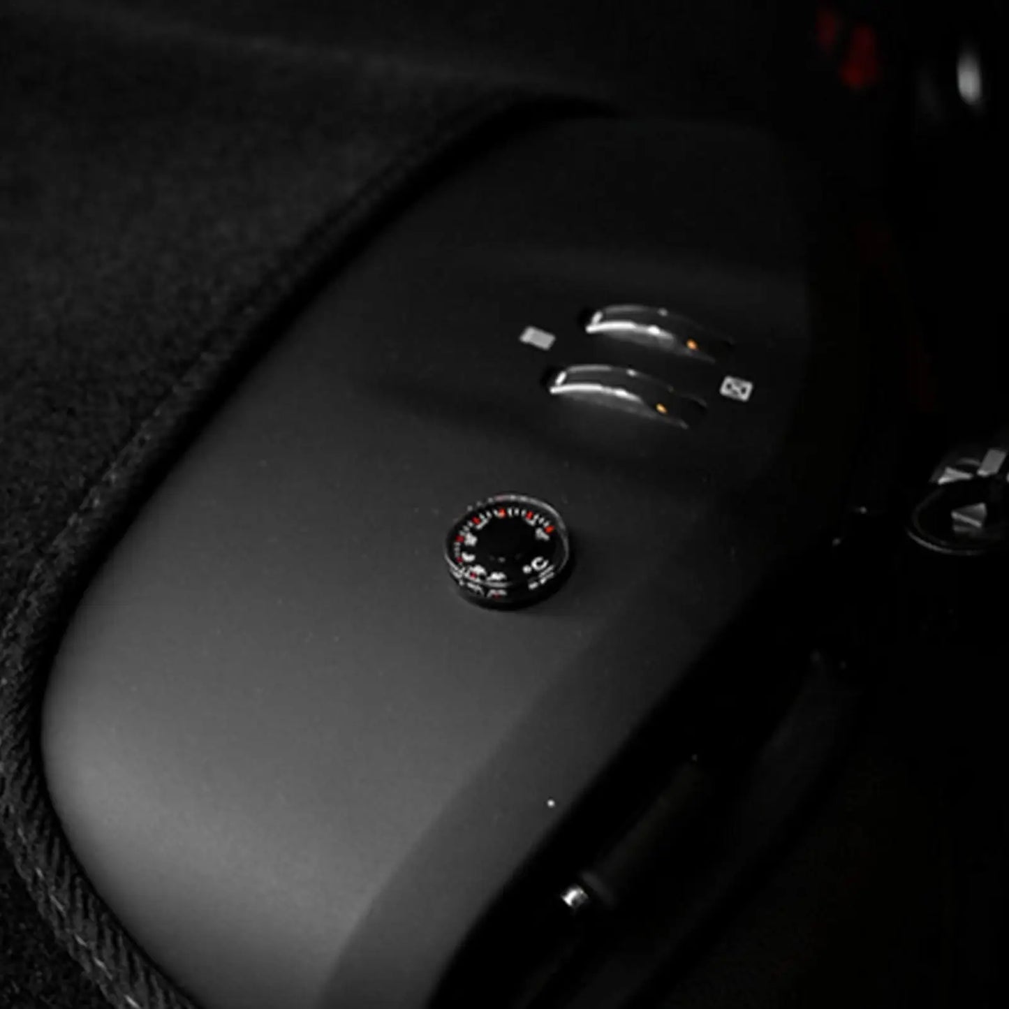Mini Battery-Free Mechanical Car Dashboard Thermometer