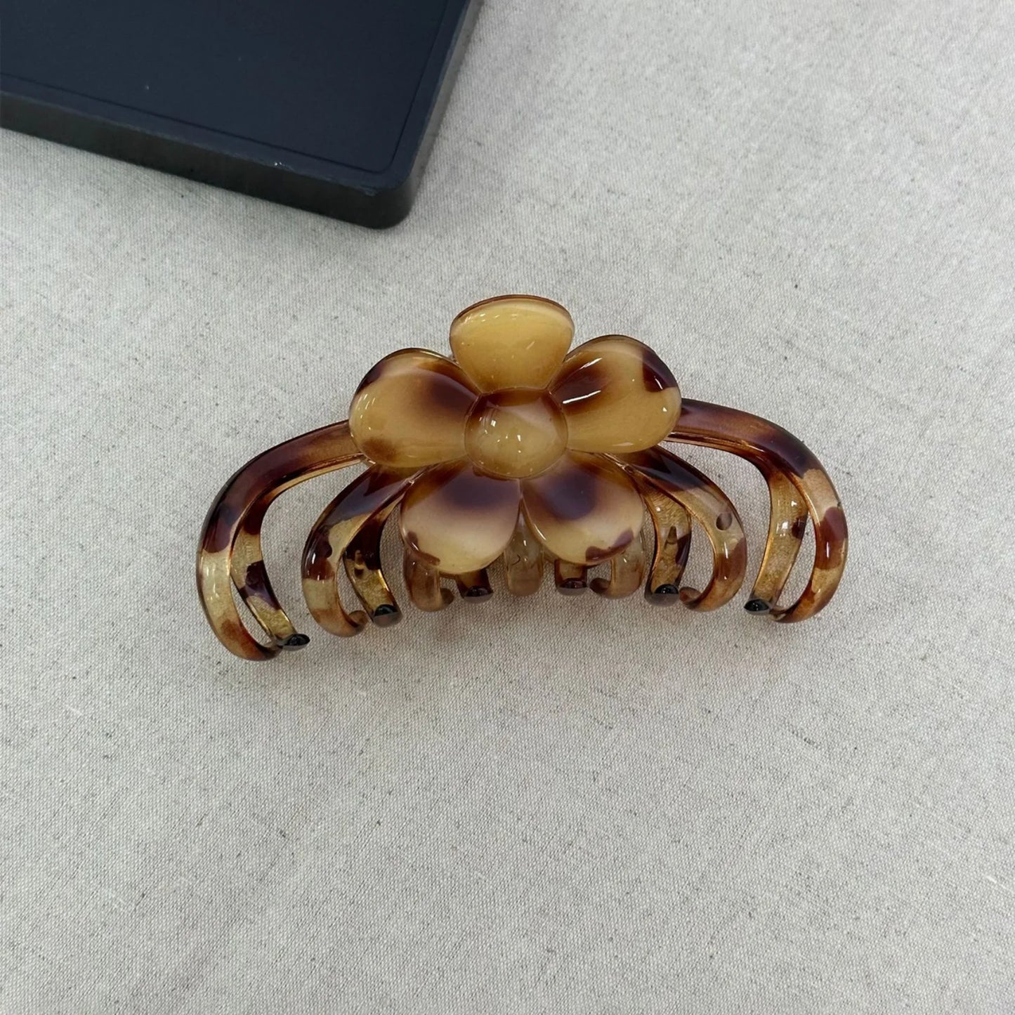 French Style Back Head Maillard Leopard Print Large Claw Clips for Thick Hair Flower Love Heart Shark Clips High Class Accessory Peaceful Pleasures Health and Wellness