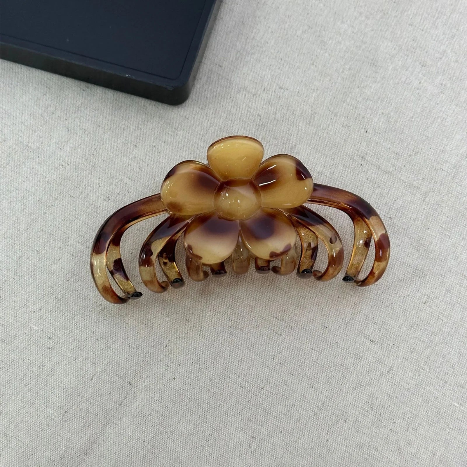 French Style Back Head Maillard Leopard Print Large Claw Clips for Thick Hair Flower Love Heart Shark Clips High Class Accessory Peaceful Pleasures Health and Wellness