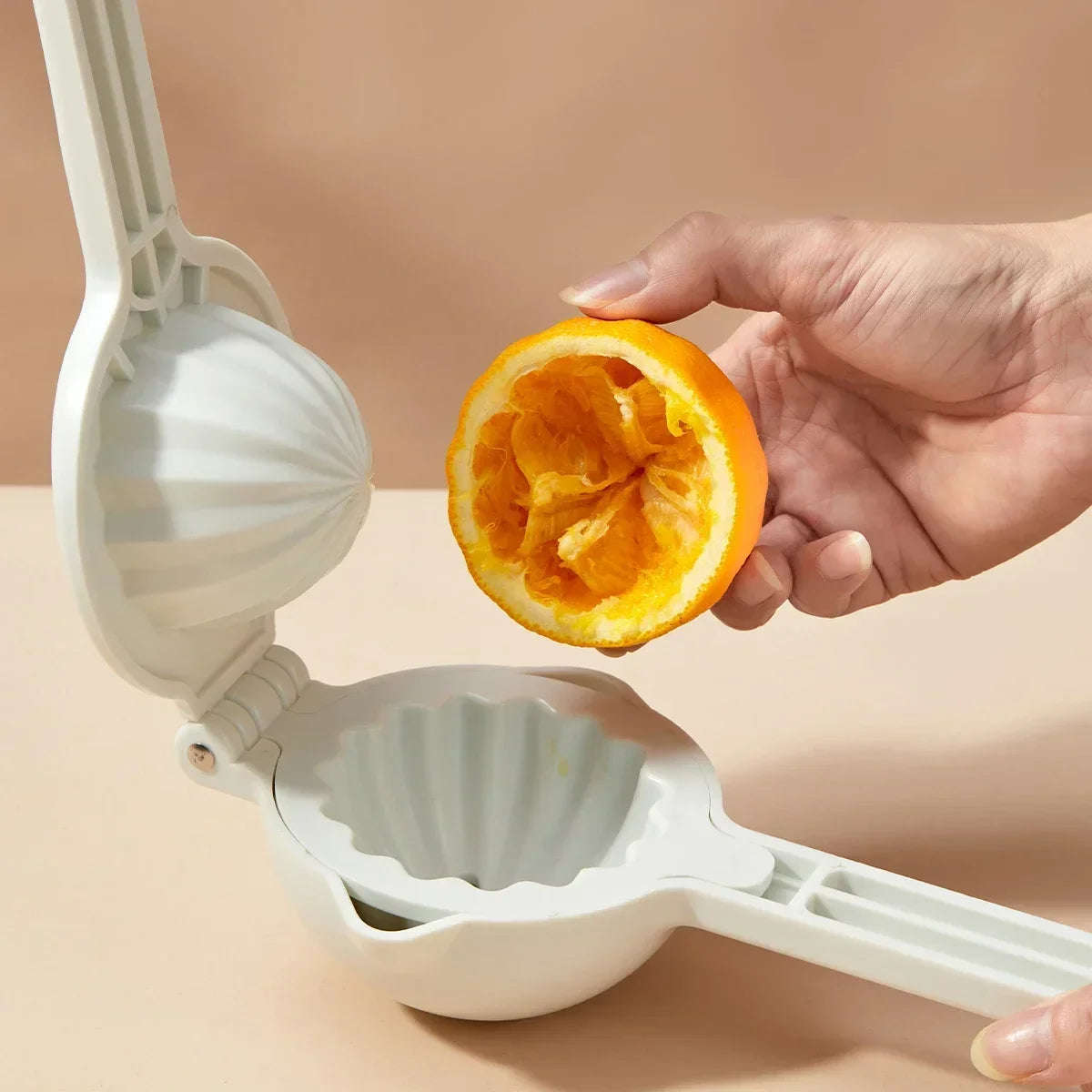 WORTHBUY Lemon Squeezer Plastic Citrus Press Kitchen Fruit Tools Manual Fruit Juicer Orange Fruit Extractor Hand Lemon Press Peaceful Pleasures Health and Wellness