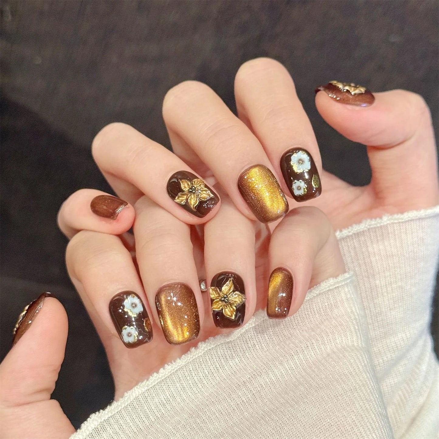 Handmade 3D Flowers Press on Nails Decor Velvet Cat's Eye Fake Nails for Women Girl Wearable Brown Gold Retro False Nails Short Peaceful Pleasures Health and Wellness M