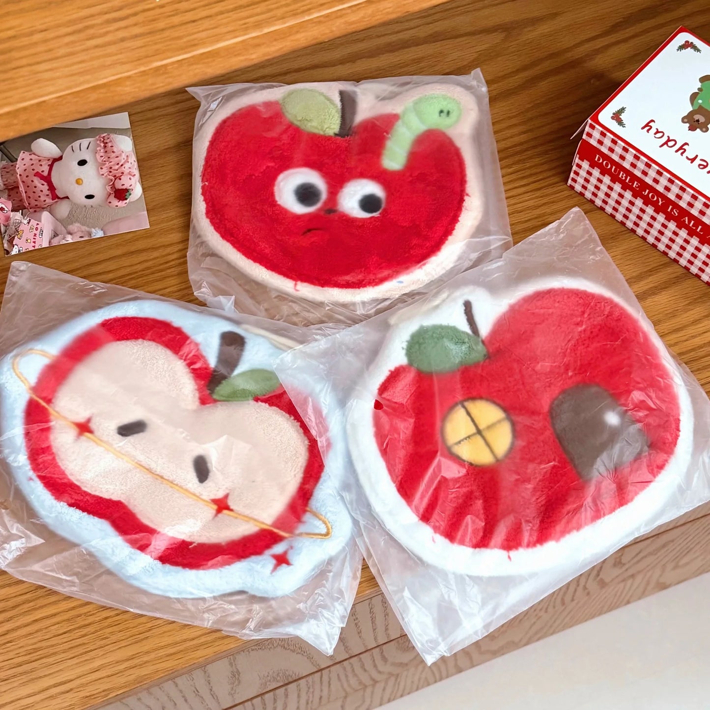Apple Hand Towel Quick-drying and Water-absorbing Hanging Cute Coral Velvet Towel Thickened Kitchen Bathroom Small Square Towel Peaceful Pleasures Health and Wellness