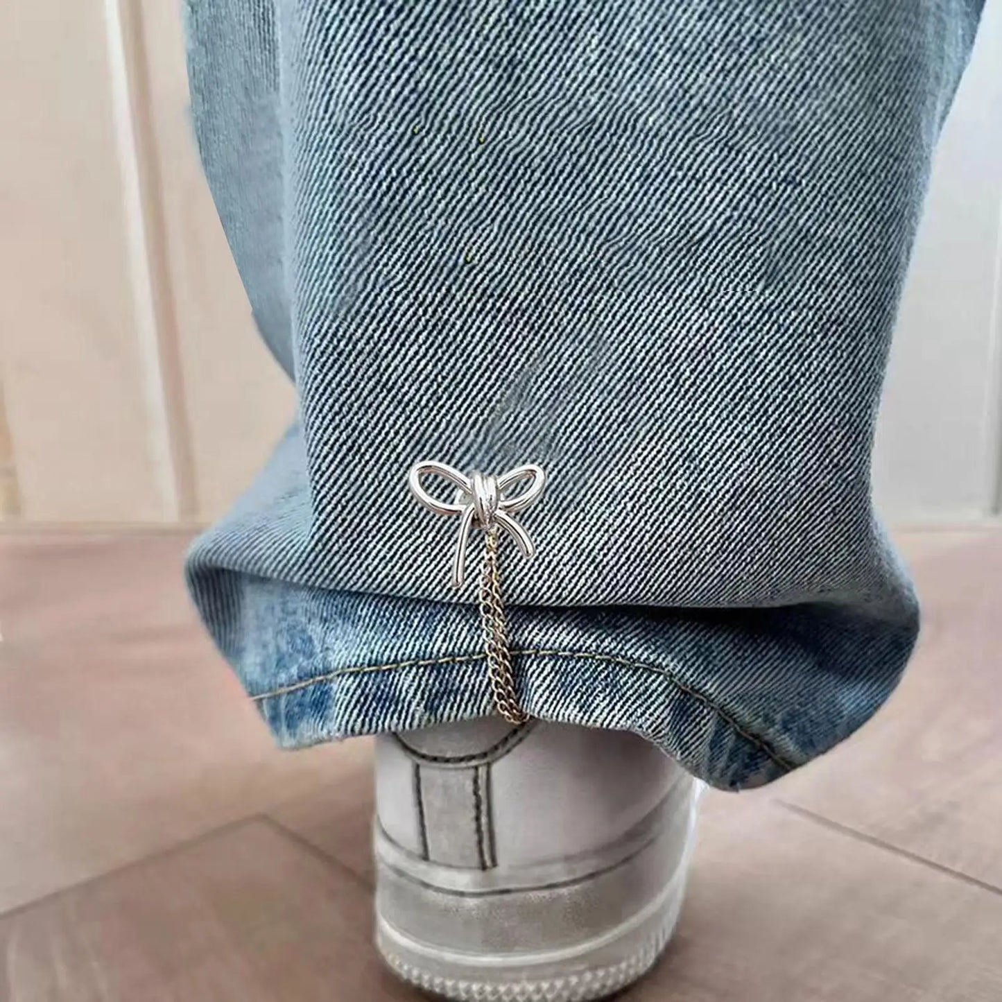 Magnetic Clothing Clip with Chain | Sleeve & Hem Adjuster