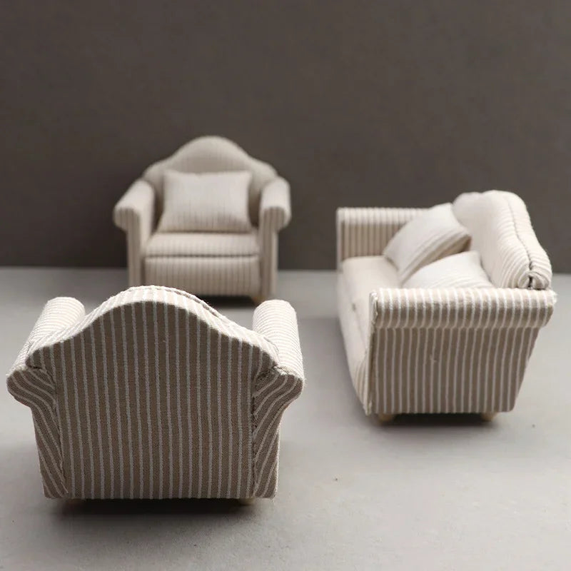 1:12 Dollhouse Miniature Sofa with Pillows – White Beige