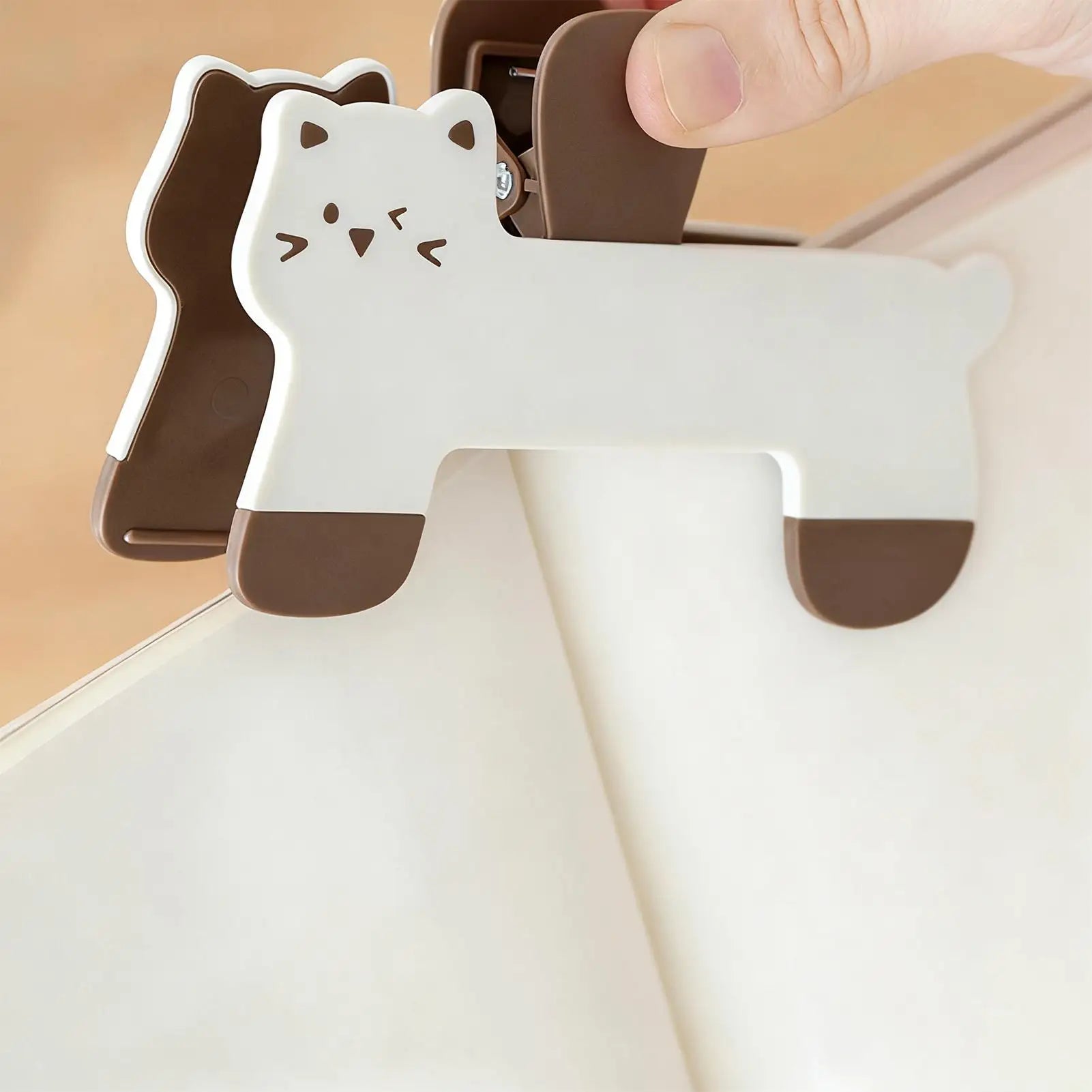 1pc Cat Book Clip Holder Adorable Reading Aid & Page Fixer for Hands-Free Reading, Perfect Gift for Students, Kids, Book Lovers Peaceful Pleasures Health and Wellness