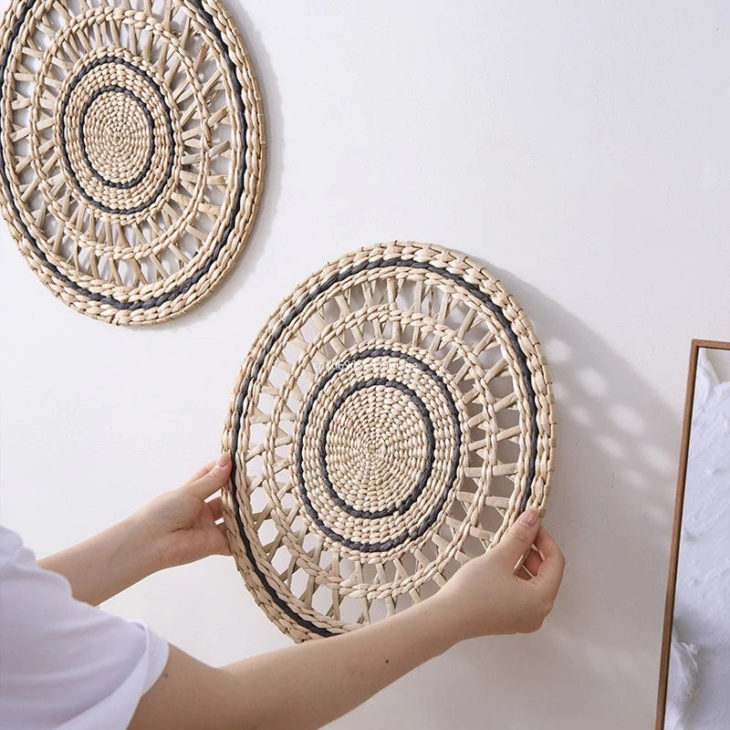 1pcs Woven Straw Wall Decorations and Hanging Ornaments, Round MATS,Coasters,Straw MATS,Draining MATS,Wall Decorations Peaceful Pleasures Health and Wellness