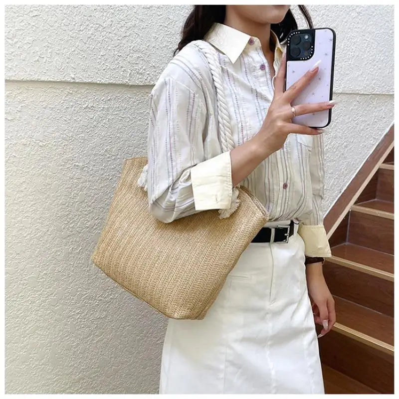Women's Large Capacity Woven Straw Tote Shoulder Bag
