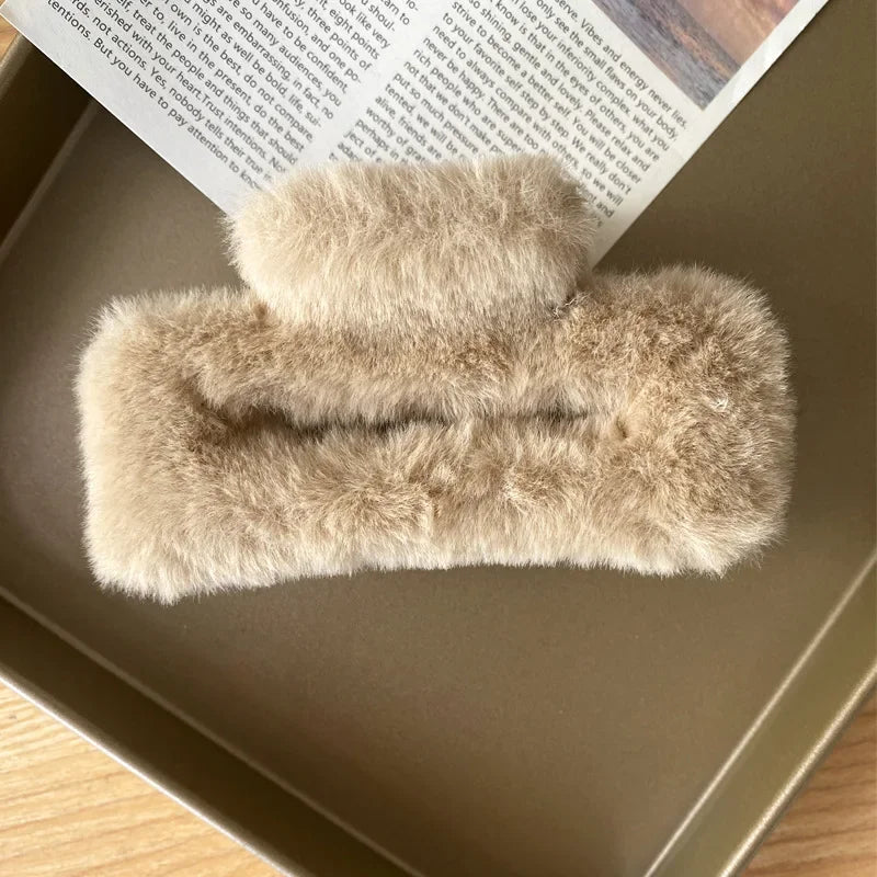 Fashion Plush Scratch Clip with High End Feel Large Autumn and Winter Hair Clip Shark Hair Clips Headband Cute Furry Hair Clips Peaceful Pleasures Health and Wellness khaki 10.5cm