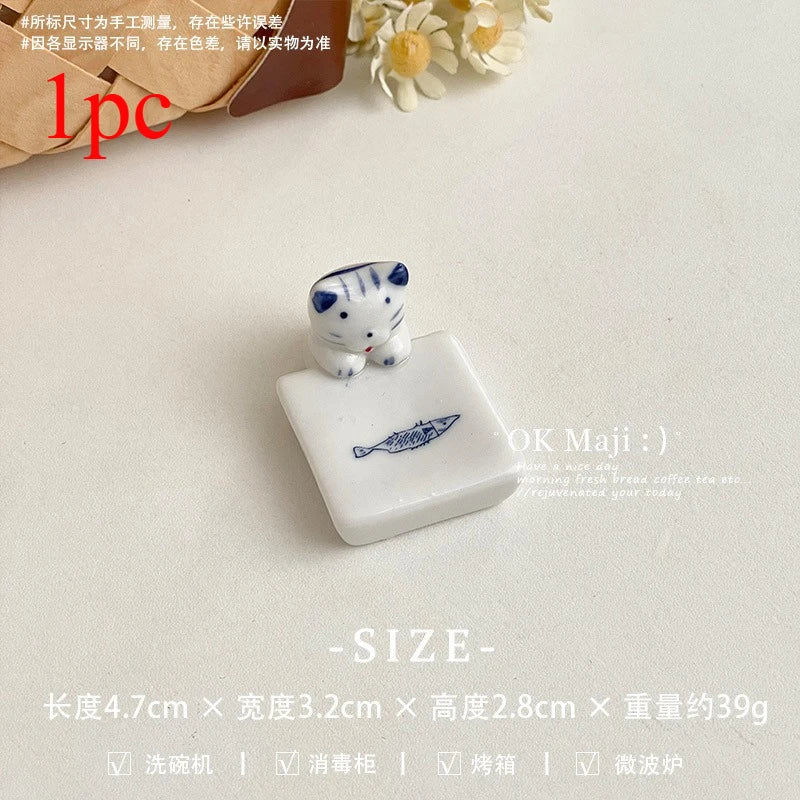 Japanese Cat Dog Chopstick Holder Bone China Chopstick Holder Blue White Hand Painted Dining Table Ornament Chopstick Holder New Peaceful Pleasures Health and Wellness 1pc Cat