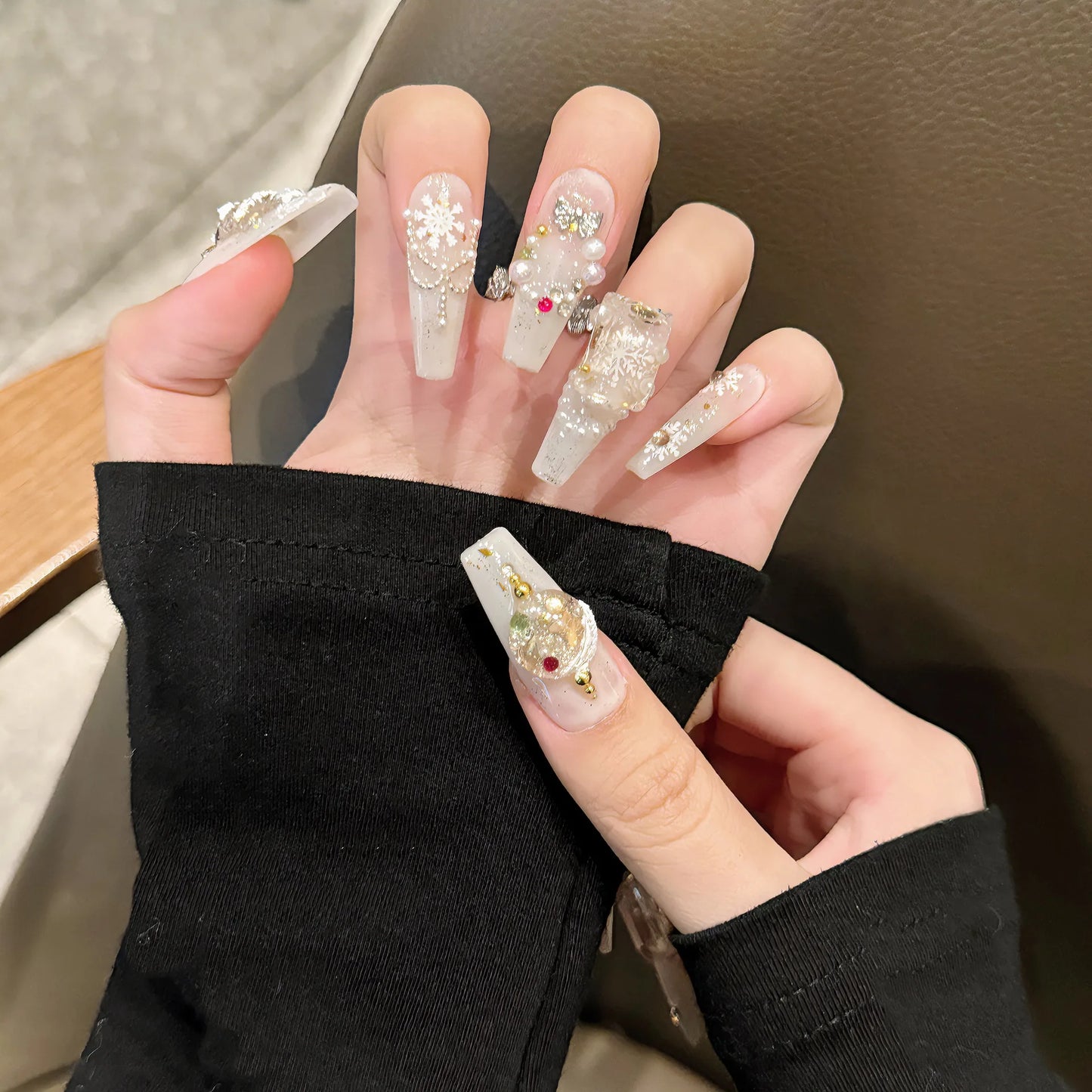 Handmade Christmas Press-On Nails | Snowflake & Xmas Design