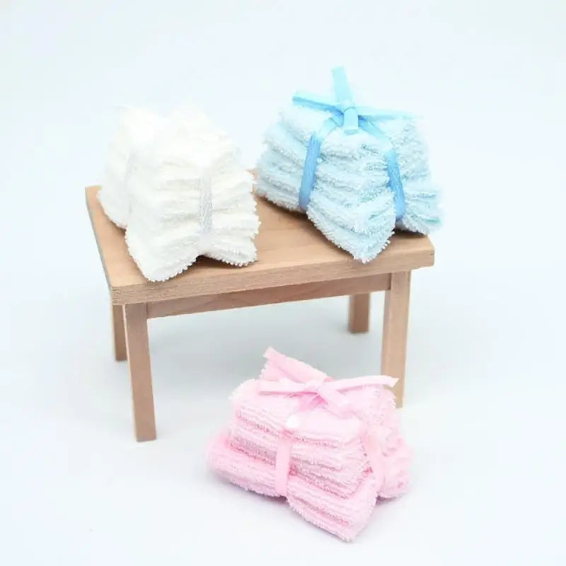 1/12 Dollhouse Miniature Bath Towel Model – Fabric Accessory