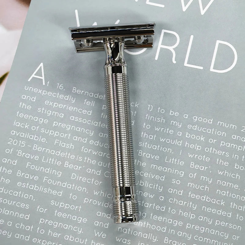 2026 Yaqi New Arrival！Lightweight Floating Stainless Steel Safety Razor 0.75mm Blade Gap for Smooth Shaving Peaceful Pleasures Health and Wellness