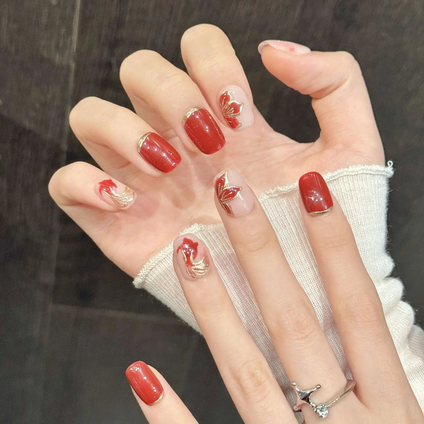 10pcs Handmade Fake Nails Short Square Round With Koi Gold Foil Gradient Design Red Gold Chinese Style Nail Art Press On Nails Peaceful Pleasures Health and Wellness