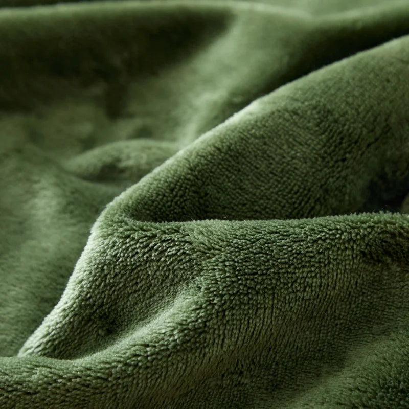 Waterproof Flannel Sherpa Throw Blanket | Camping & Home