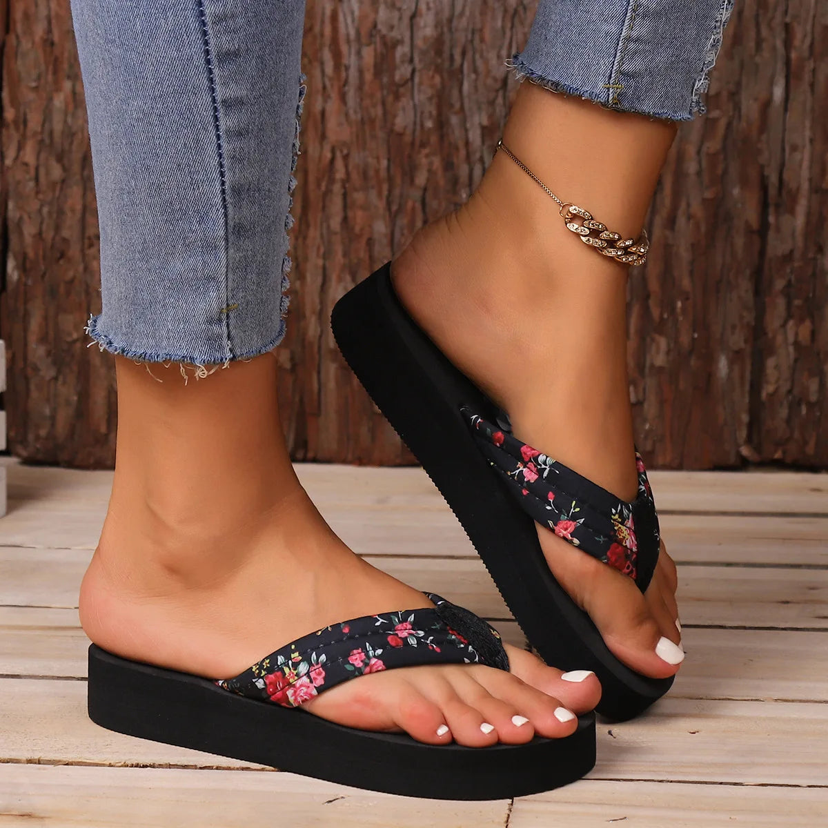 Women's Retro Flat Flip Flops – Summer Beach Sandal Slippers