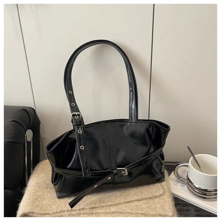 New Korean Style High End Commuting Shoulder Bag Large Capacity Niche Handbag Fashionable All Match Tote Versatile Commuting Bag Peaceful Pleasures Health and Wellness black