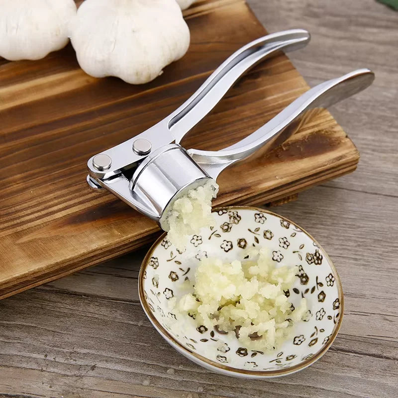 Stainless Steel Garlic Press Crusher Mincer Kitchen Garlic Smasher Squeezer Manual Press Grinding Tool Kitchen Accessories New Peaceful Pleasures Health and Wellness