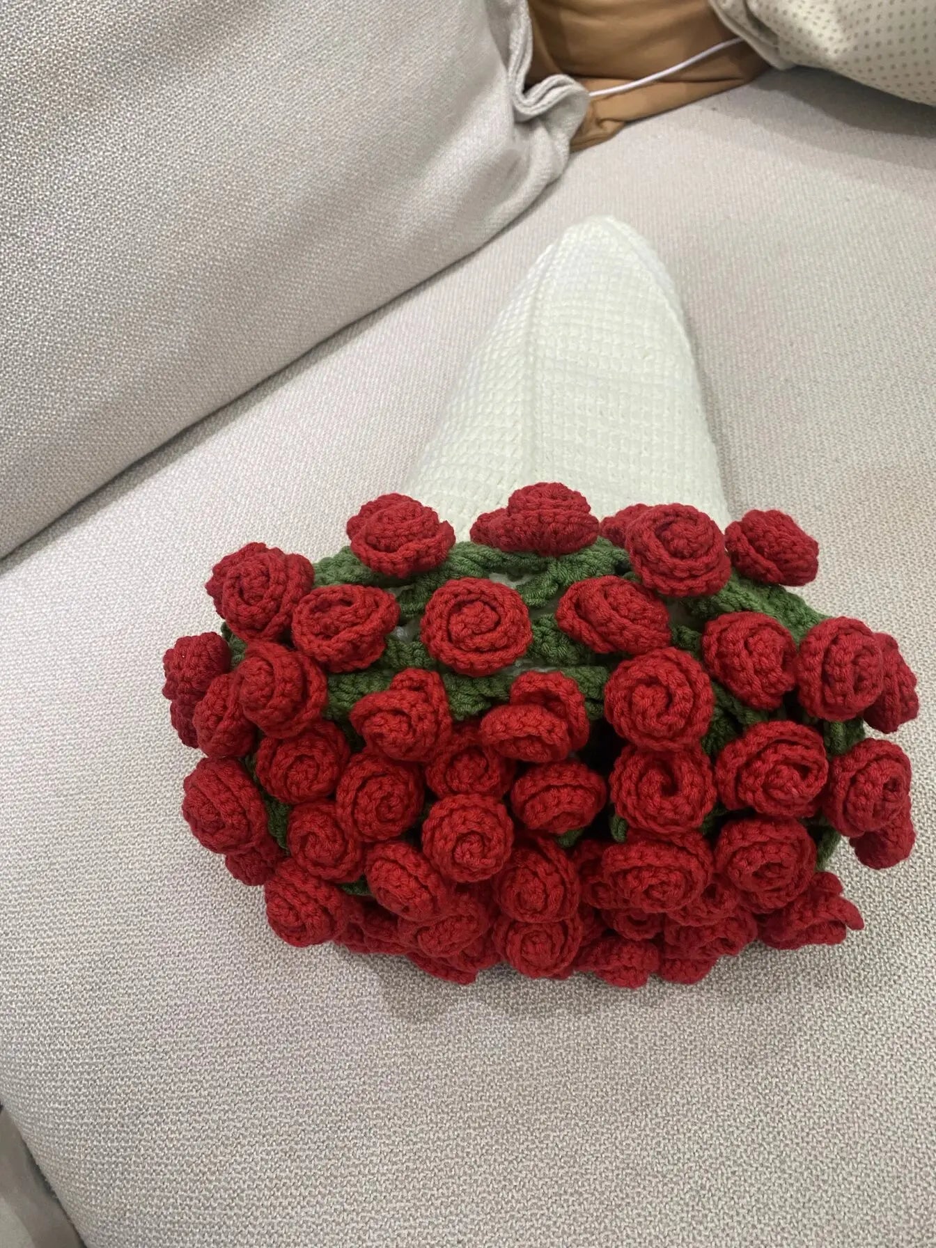 Rose Cape Knit Throw Blanket – Floral Gift for Women & Moms